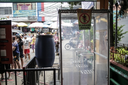 Pasar Kebayoran Lama Buka Kembali dengan Protokol Kesehatan