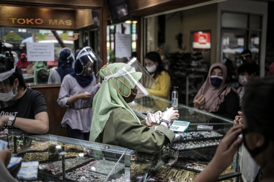 Pasar Kebayoran Lama Buka Kembali dengan Protokol Kesehatan