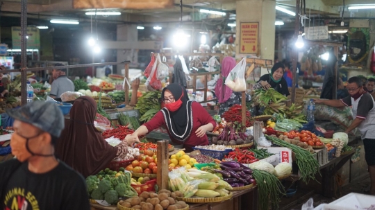 Kembali Dibuka Setelah 3 Positif, Begini Suasana Pasar Minggu