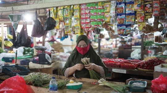 Kembali Dibuka Setelah 3 Positif, Begini Suasana Pasar Minggu