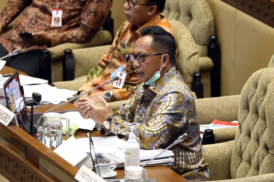 Mendagri Rapat dengan Komisi II DPR Bahas RAPBN 2021