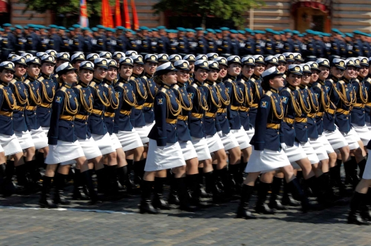 Aksi Tentara Cantik Rusia dalam Victory Day Parade di Moskow