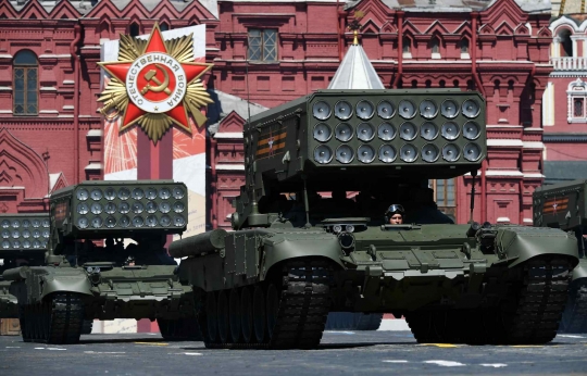 Aksi Tentara Cantik Rusia dalam Victory Day Parade di Moskow