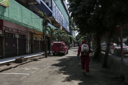 Pedagang Terpapar Corona, Pasar Palmerah Disemprot Disinfektan