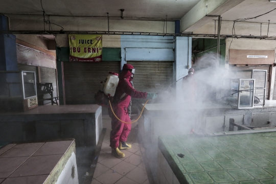 Pedagang Terpapar Corona, Pasar Palmerah Disemprot Disinfektan