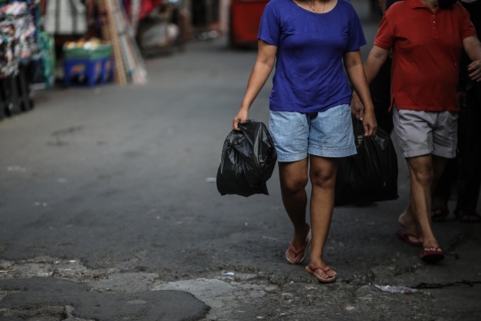 Mulai 1 Juli Jakarta Larang Penggunaan Kantong Plastik Sekali Pakai