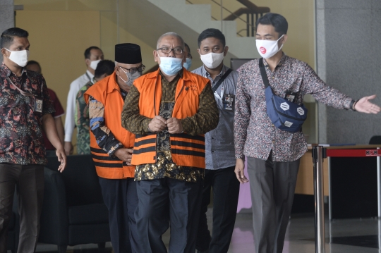 KPK Resmi Tahan Tiga Mantan Anggota DPRD Jambi Terkait Suap RAPBD