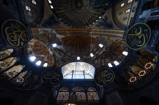 Menyusuri Museum Hagia Sophia, Bekas Katedral yang Akan Diubah Jadi Masjid