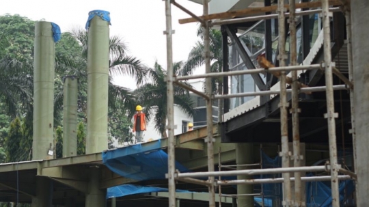 Memantau Progres Pembangunan Skybridge CSW