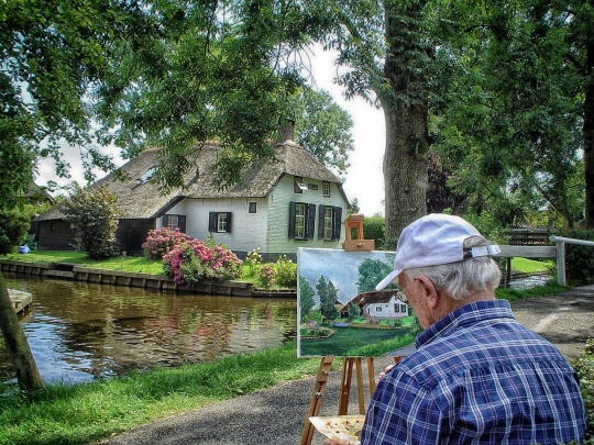 Ini Giethoorn, Desa Terbersih di Dunia yang Tak Punya Jalan Darat