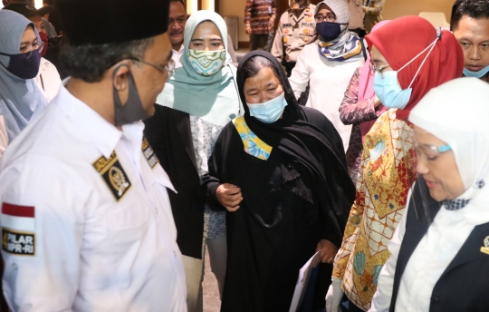 Bebas dari Hukuman Mati, TKI Etty binti Toyib Tiba di Tanah Air