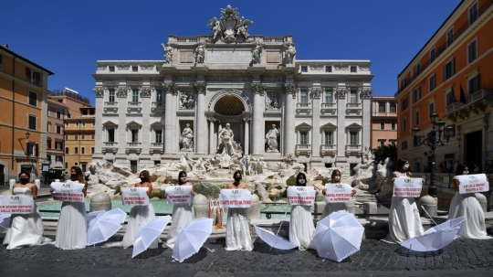 Pengantin Wanita Italia Protes Larangan Pernikahan di Masa Pandemi