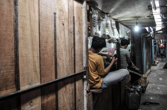 Takut Tes Covid-19, Pedagang Pasar Sumur Batu Pilih Tutup Kios