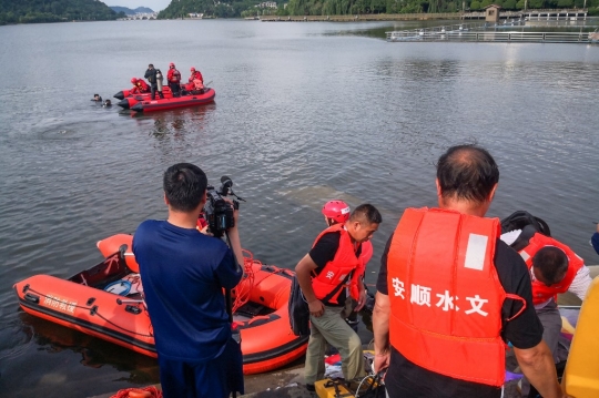 Bus Jatuh ke Danau, 21 Orang Tewas