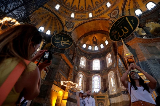Kemegahan Hagia Sophia yang Resmi Diubah Jadi Masjid di Turki
