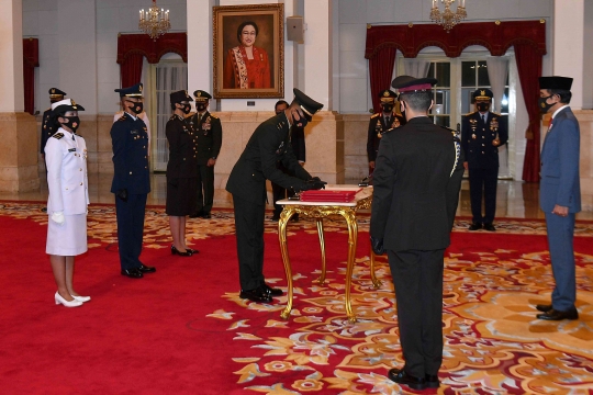 Presiden Jokowi Lantik Perwira TNI-Polri di Istana Negara