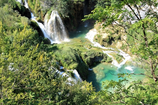 Pesona Plitvice, Taman Nasional Tertua di Dunia yang Jadi Situs Warisan Dunia UNESCO