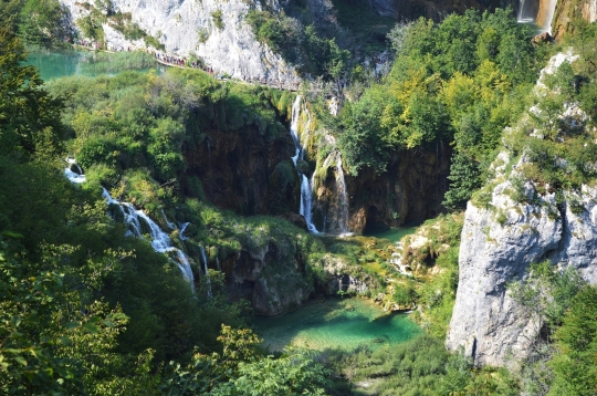 Pesona Plitvice, Taman Nasional Tertua di Dunia yang Jadi Situs Warisan Dunia UNESCO