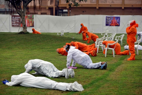 Prosesi Pembakaran Jenazah Pasien Covid-19 di India