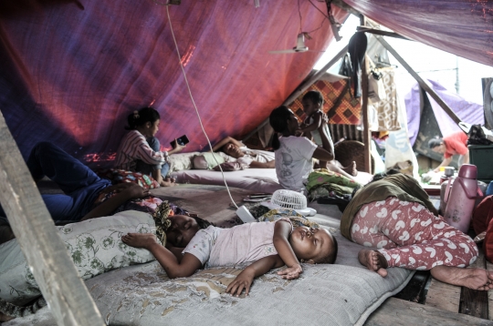 Nestapa Korban Penggusuran Kampung Bandan Bertahan di Tenda Pengungsian