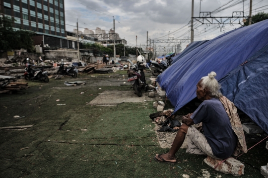 Nestapa Korban Penggusuran Kampung Bandan Bertahan di Tenda Pengungsian