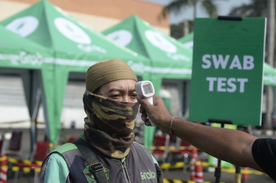 Ratusan Pengemudi Ojol Swab Test Gratis