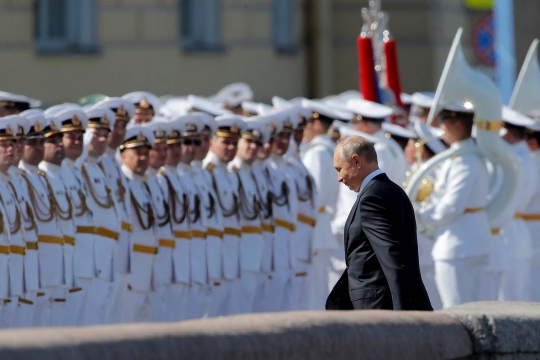 Presiden Putin Hadiri Parade Hari Angkatan Laut Rusia