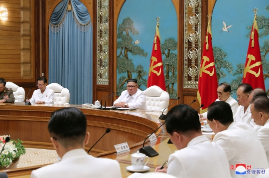 Kim Jong-un Pimpin Rapat Darurat Usai Satu Warganya Positif Covid-19