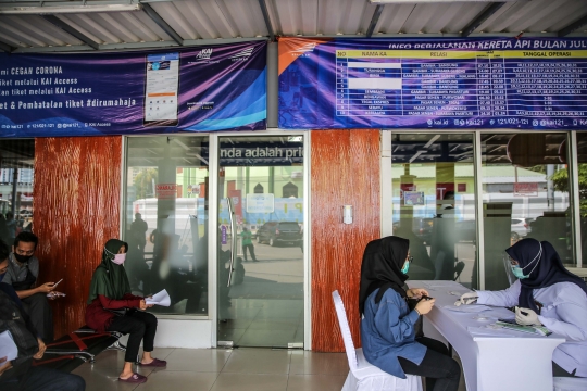 Layanan Rapid Test Penumpang Kereta Api di Stasiun Pasar Senen