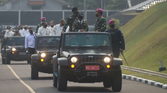 Aksi Prajurit Marinir TNI Unjuk Kebolehan Tangani Teroris