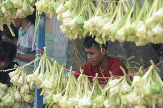 Akibat Pandemi, Permintaan Ketupat Menurun