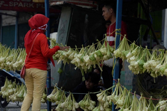 Akibat Pandemi, Permintaan Ketupat Menurun