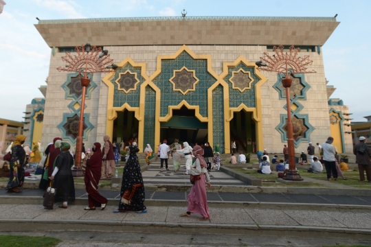 Penerapan Physical Distancing Salat Idul Adha di Jakarta Islamic Center