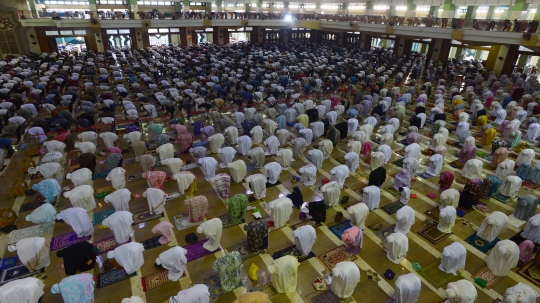 Penerapan Physical Distancing Salat Idul Adha di Jakarta Islamic Center