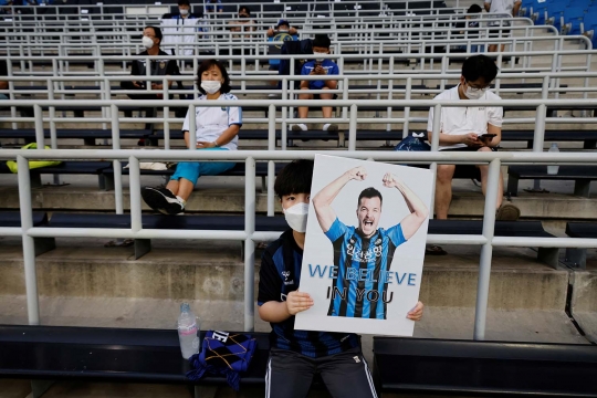 Aksi Suporter Sepak Bola di Korsel Kembali Ramaikan Stadion