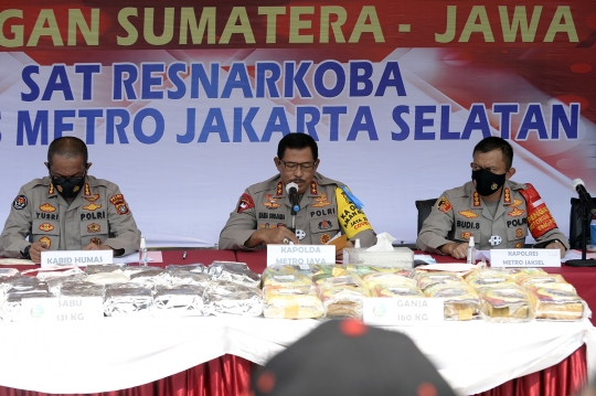 Polisi Ungkap Kasus Sindikat Penyelundupan Narkotika Jaringan Sumatera-Jawa