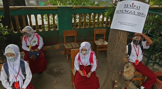 Sekolah di Bekasi Lakukan Uji Coba Pembelajaran Tatap Muka