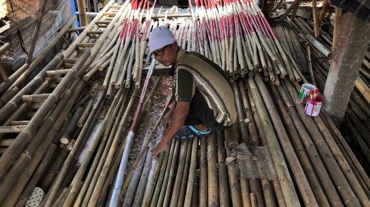 Penjualan Bambu untuk Tiang Bendera Menurun 35 Persen