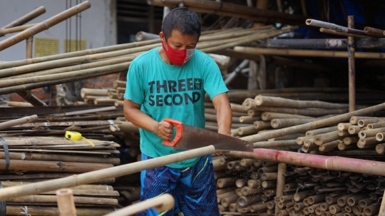 Penjualan Bambu untuk Tiang Bendera Menurun 35 Persen