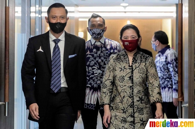 Ketua DPR Puan Maharani saat menerima kunjungan Ketua Umum Partai Demokrat Agus Harimurti Yudhoyono (AHY) yang datang didampingi adiknya Edhie Baskoro Yudhoyono alias Ibas di Gedung Nusantara II DPR RI, Jakarta, Kamis (6/8/2020).