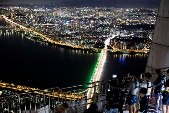 Melihat Keindahan Seoul dari Gedung Pencakar Langit