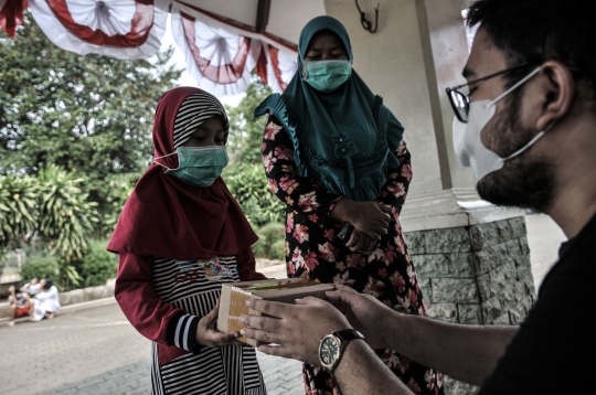 Donasi Ponsel Pintar untuk Pelajar