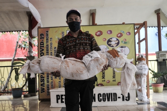 Peti Mati dan Pocong Korban Covid-19 'Gentayangan' di Kantor Kecamatan
