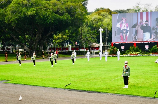 Presiden Jokowi Pimpin Upacara Peringatan HUT ke-75 RI di Istana