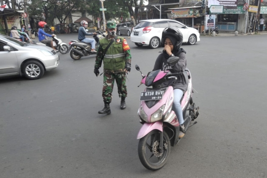 Razia Masker di Depok yang Kembali Zona Merah Covid-19