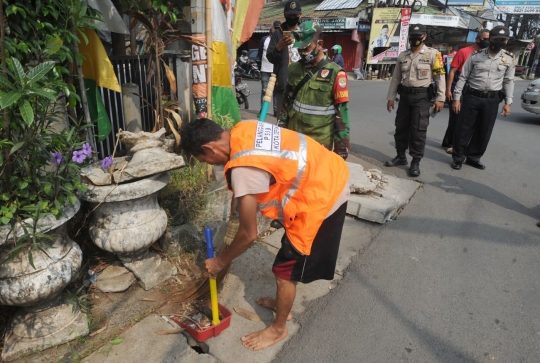 Razia Masker di Depok yang Kembali Zona Merah Covid-19