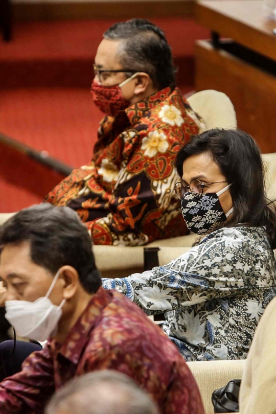 Suasana Raker Membahas Pencairan Subsidi Gaji Rp 600 Ribu di Parlemen Senayan