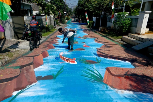 Menakjubkan, Seniman Sulap Jalanan Komplek di Cilandak Jadi Kolam Ikan