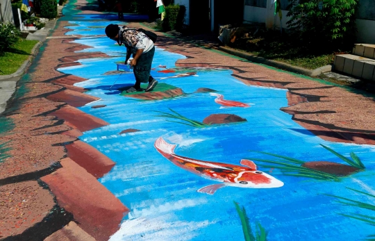 Menakjubkan, Seniman Sulap Jalanan Komplek di Cilandak Jadi Kolam Ikan