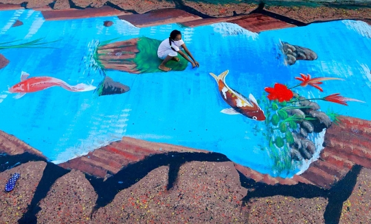 Menakjubkan, Seniman Sulap Jalanan Komplek di Cilandak Jadi Kolam Ikan